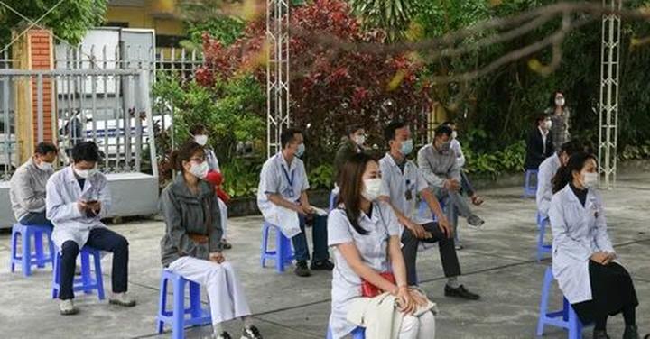Quần dáng cong đang gây sốt với thiết kế độc đáo và tính ứng dụng cao, giúp tạo hiệu